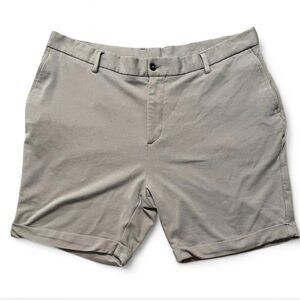 Zara Men's Light Gray Flat Front Shorts